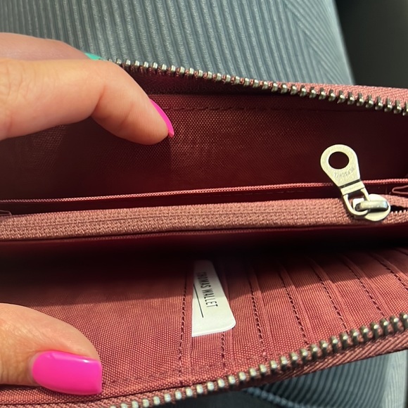 Herschel Wallet - Picture 4 of 4